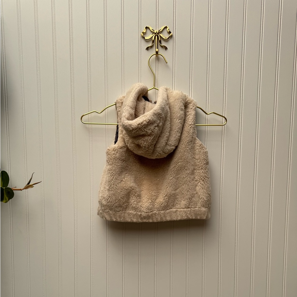 ZARA Faux Fur Sleeveless Vest Cream 12/18M - Picture 6 of 6